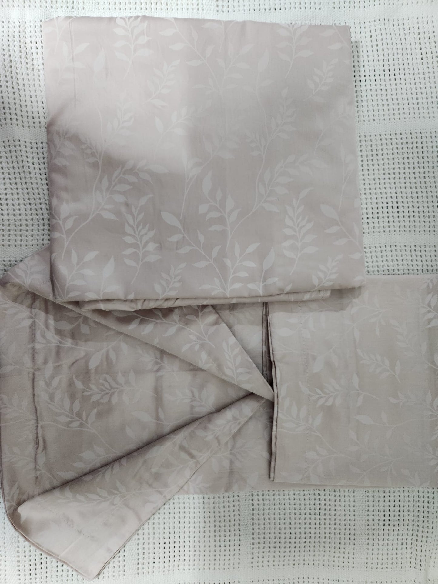 400TC King Size Flat Bedsheets + 2 Pillow Covers in Pink