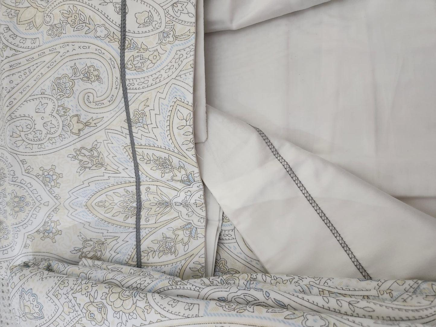 400TC King Size Flat Bedsheets + 2 Pillow Case in Beige