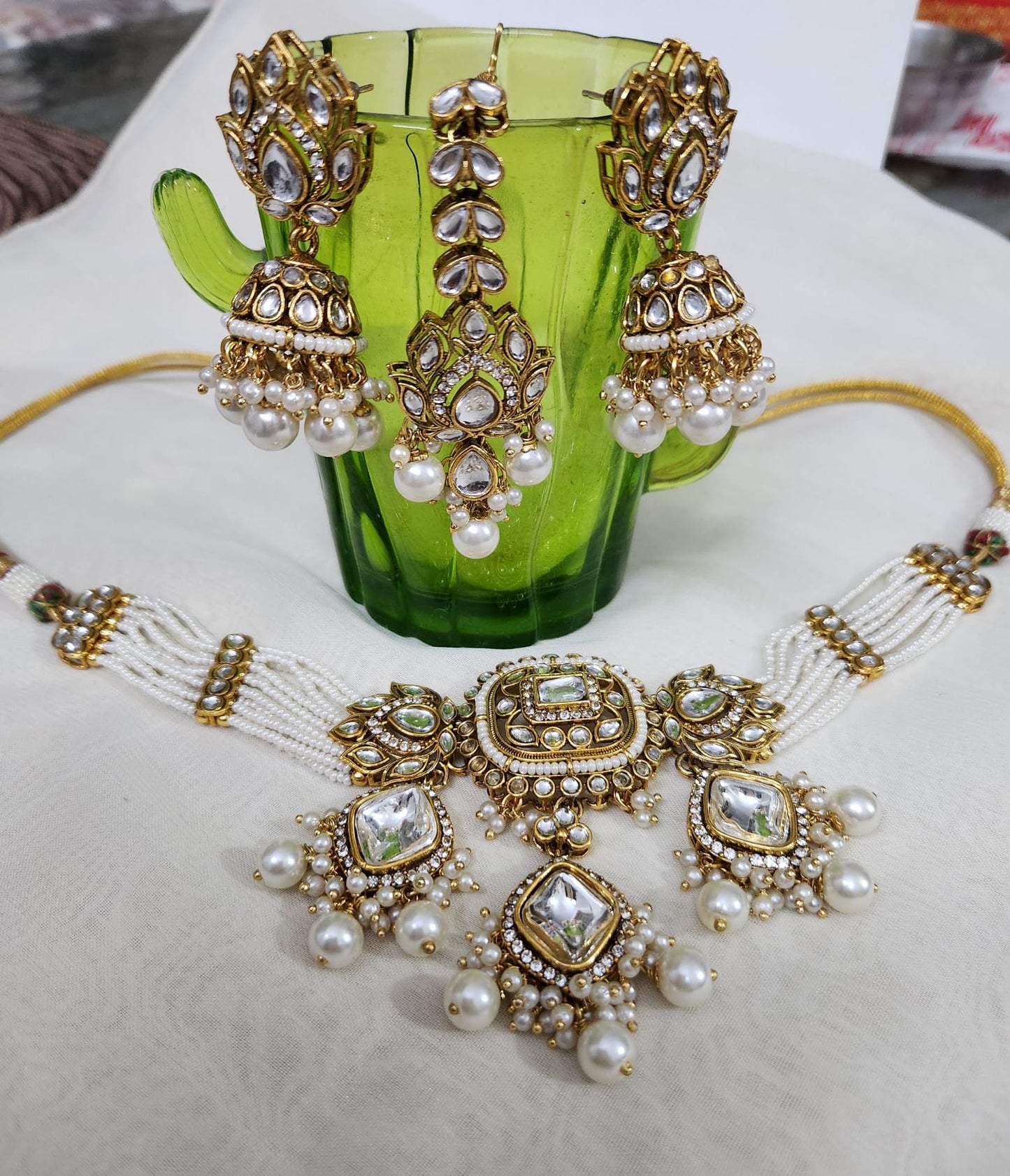 Beautiful Kundan Pearls Set