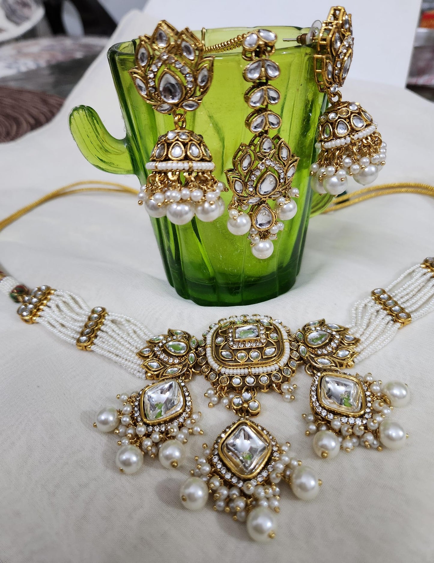 Beautiful Kundan Pearls Set