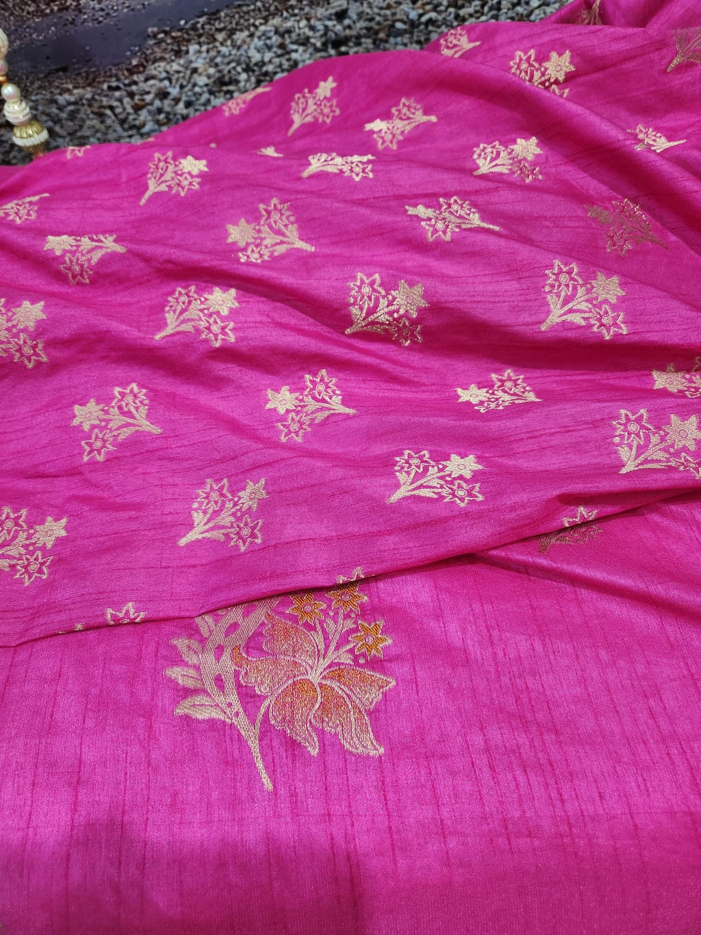 Exclusive Pink Pure Chinon Saree with Soft Zari Work