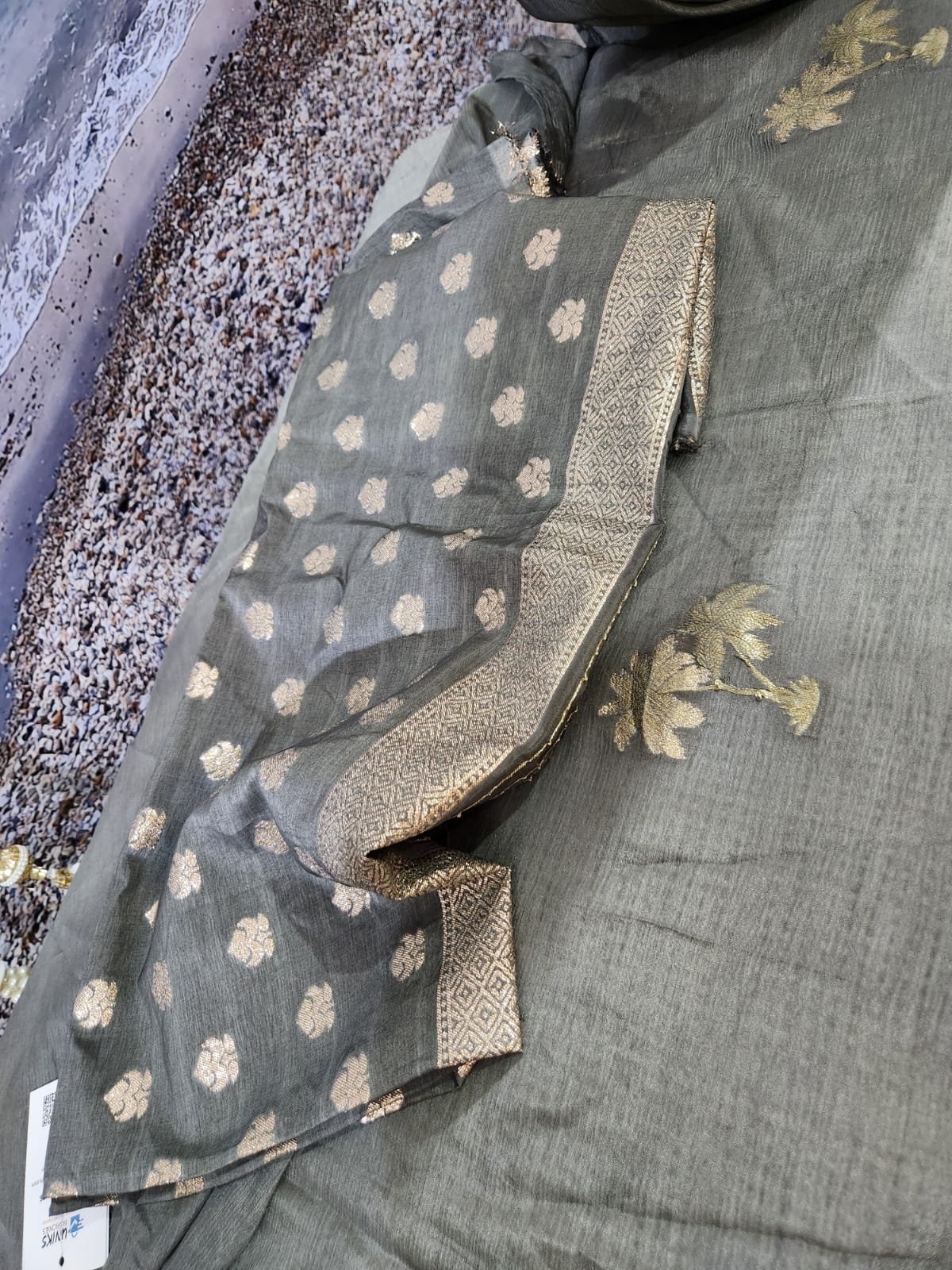 Pure Chinon Silver Saree with Soft Zari Work