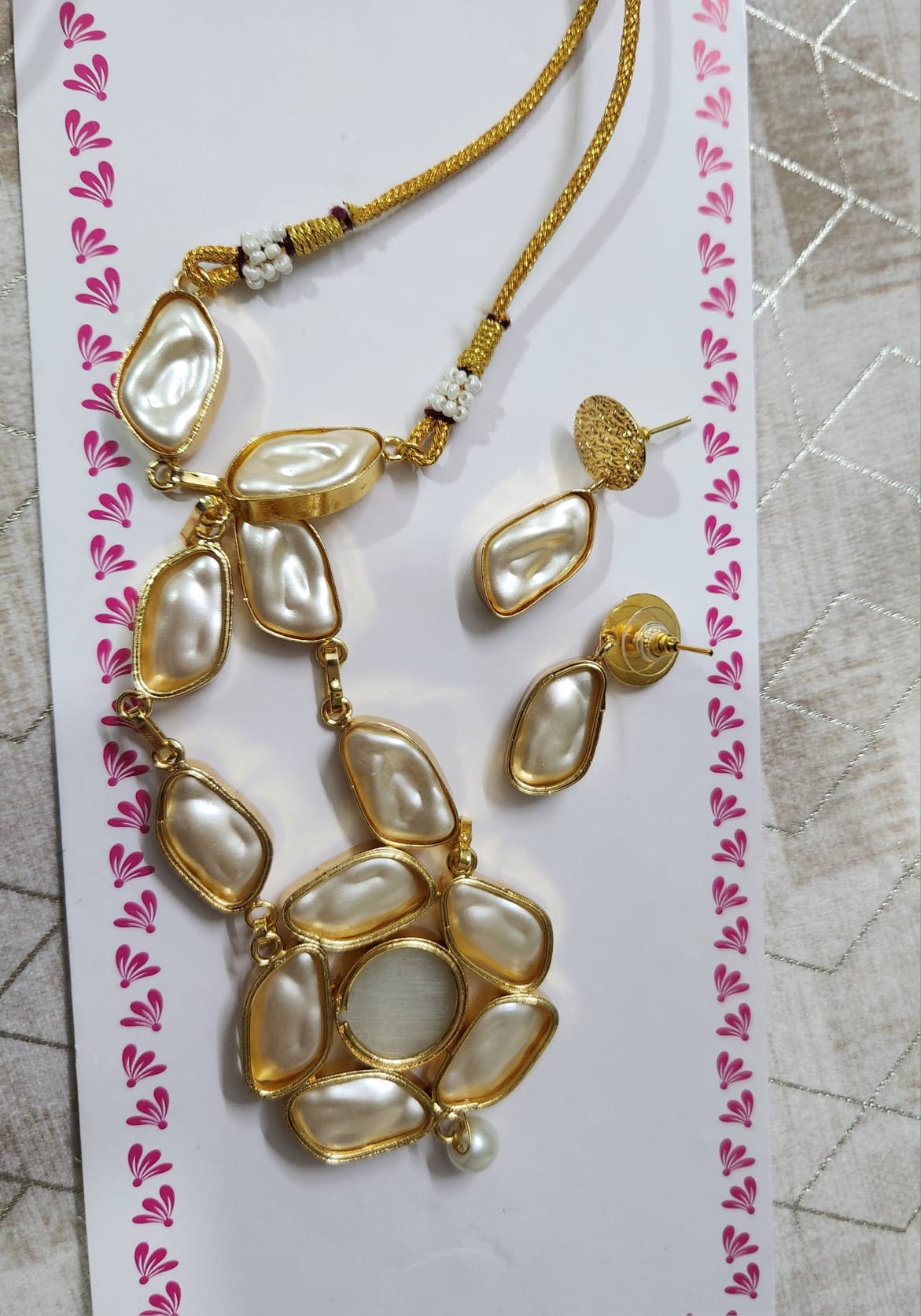 Antique Gold Plated Pearls Necklace Set with Matching Earrings