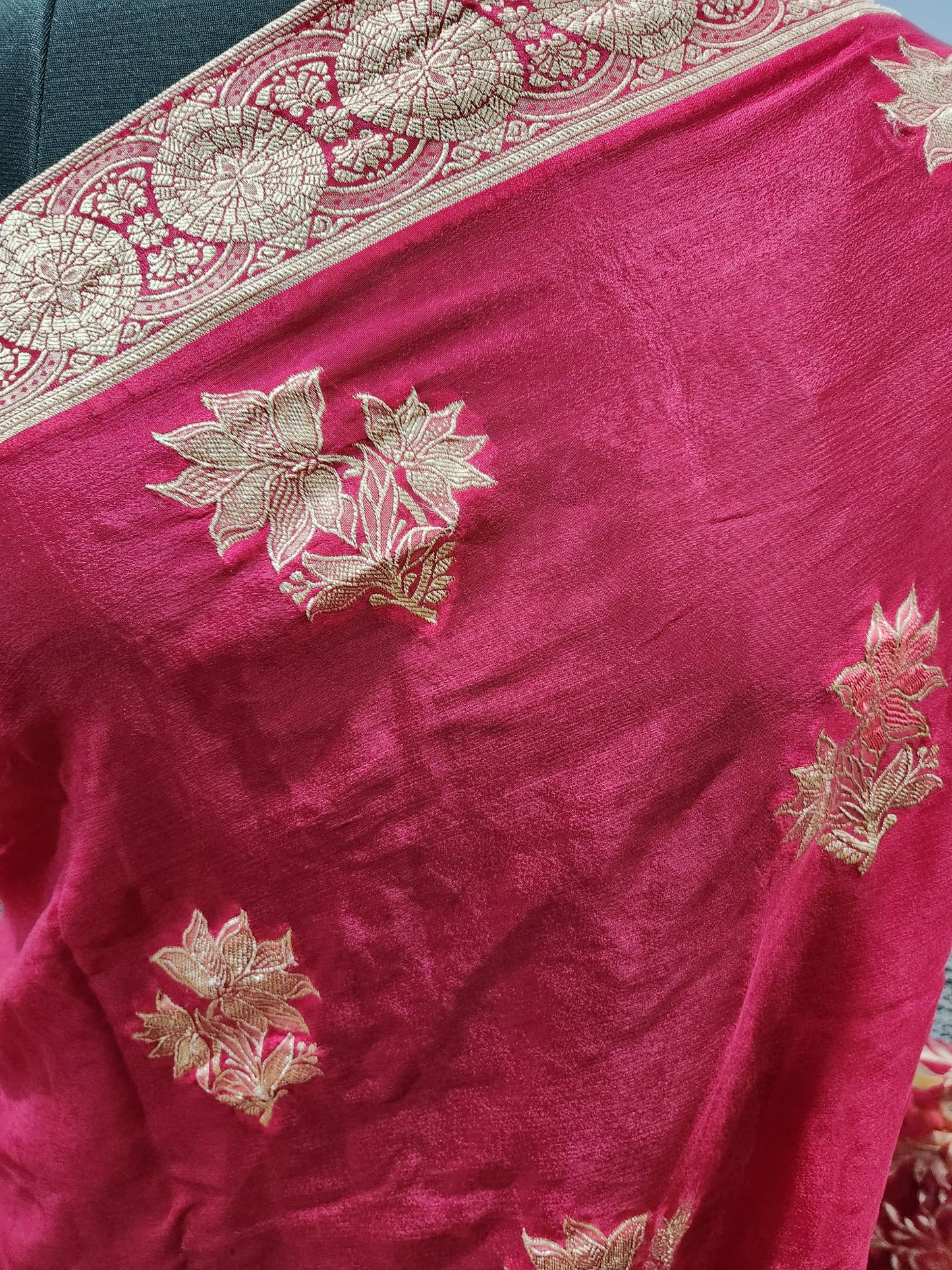 Exclusive Red Pure Chinon Saree with Soft Zari Work