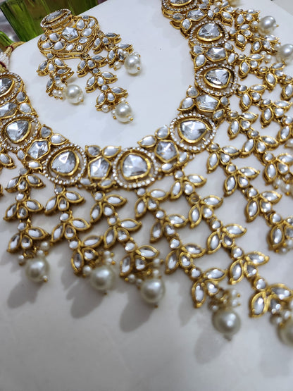 Elegant Kundan Pearls Set