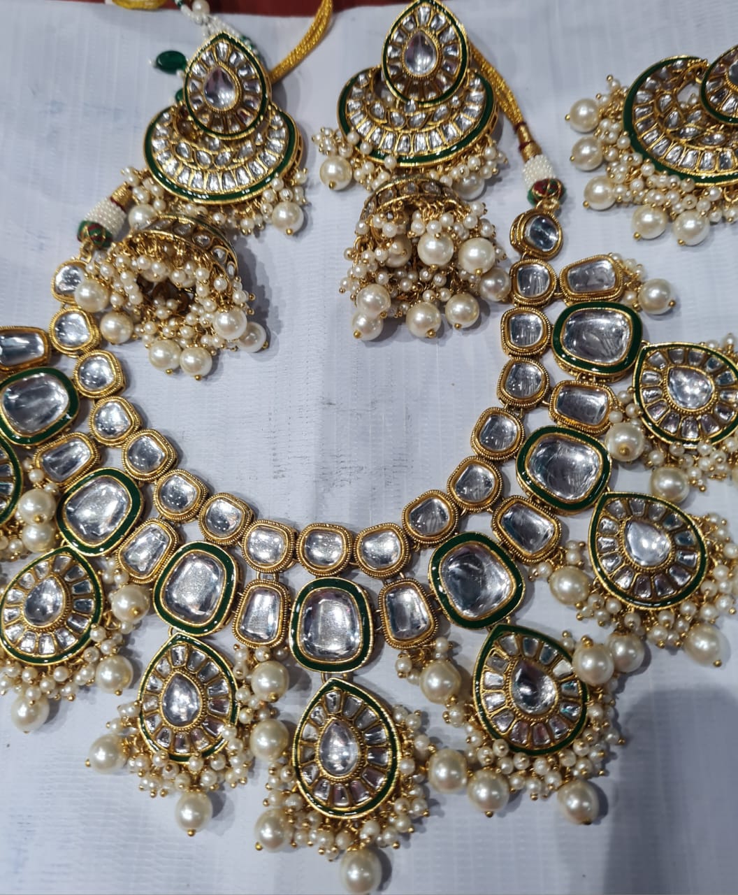 Beautiful Kundan Pearls Set